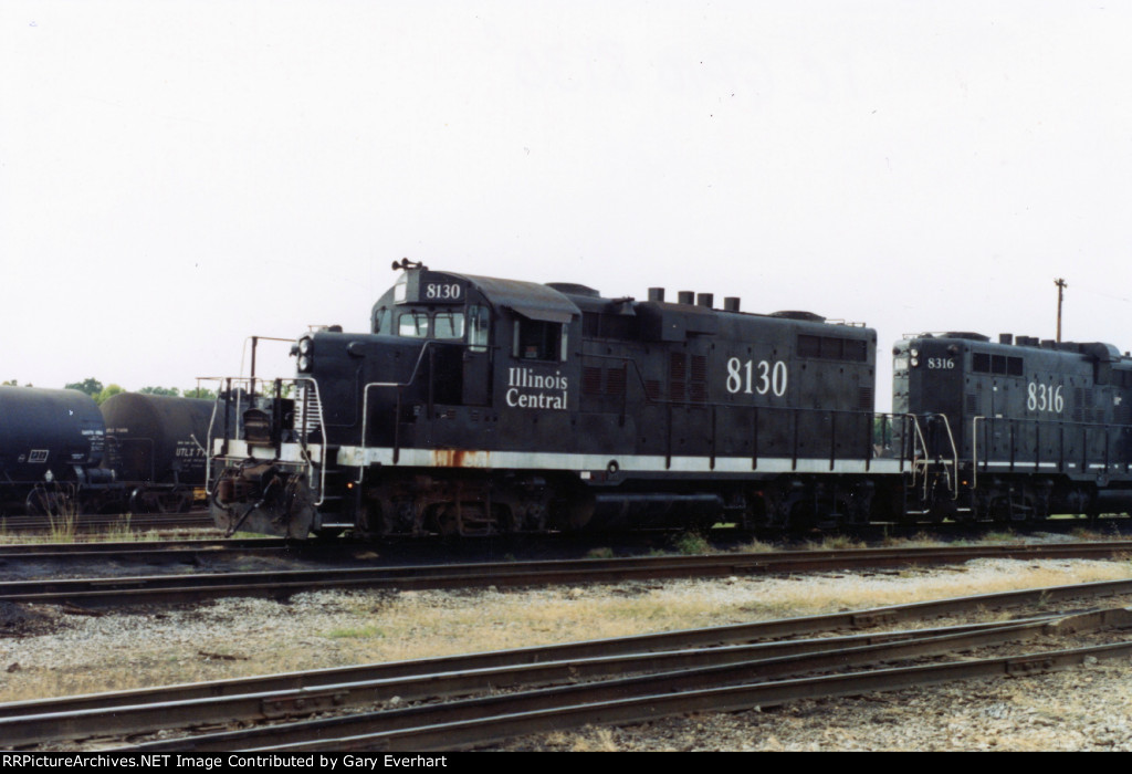 IC GP10 #8130 - Illinois Central